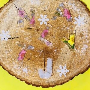 Pink flower 🌸 Resin letter